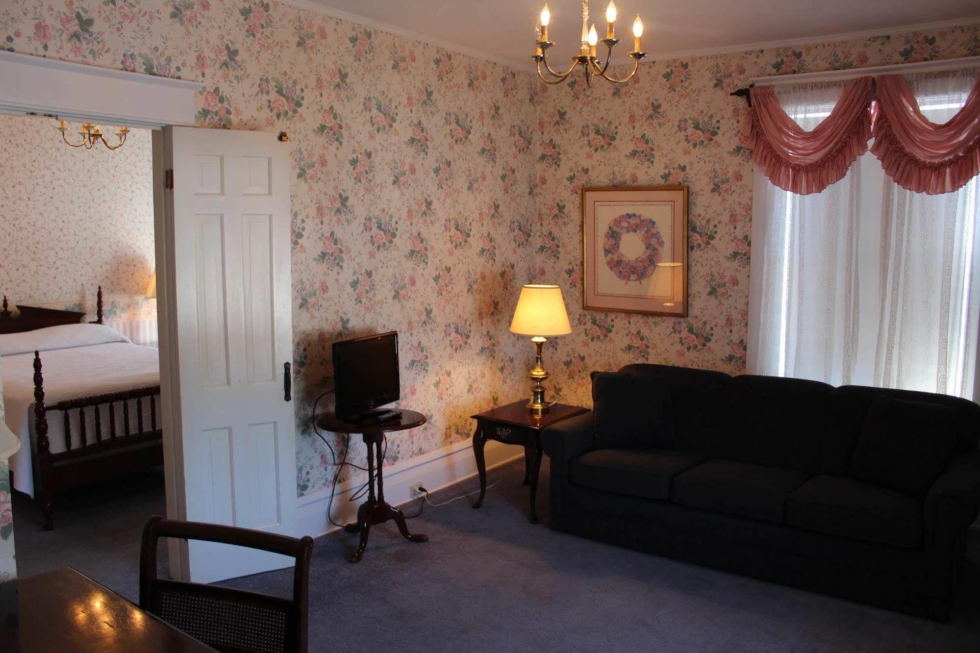 White Inn Fredonia 외부 사진