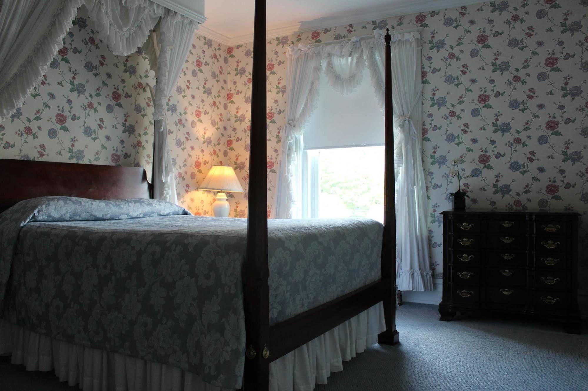 White Inn Fredonia 외부 사진