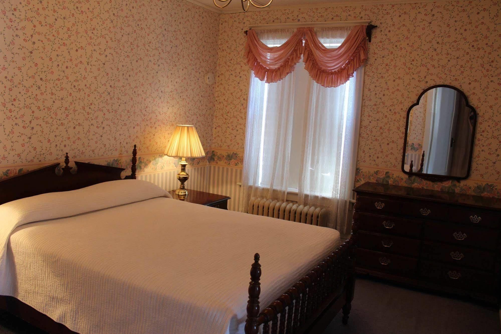 White Inn Fredonia 외부 사진