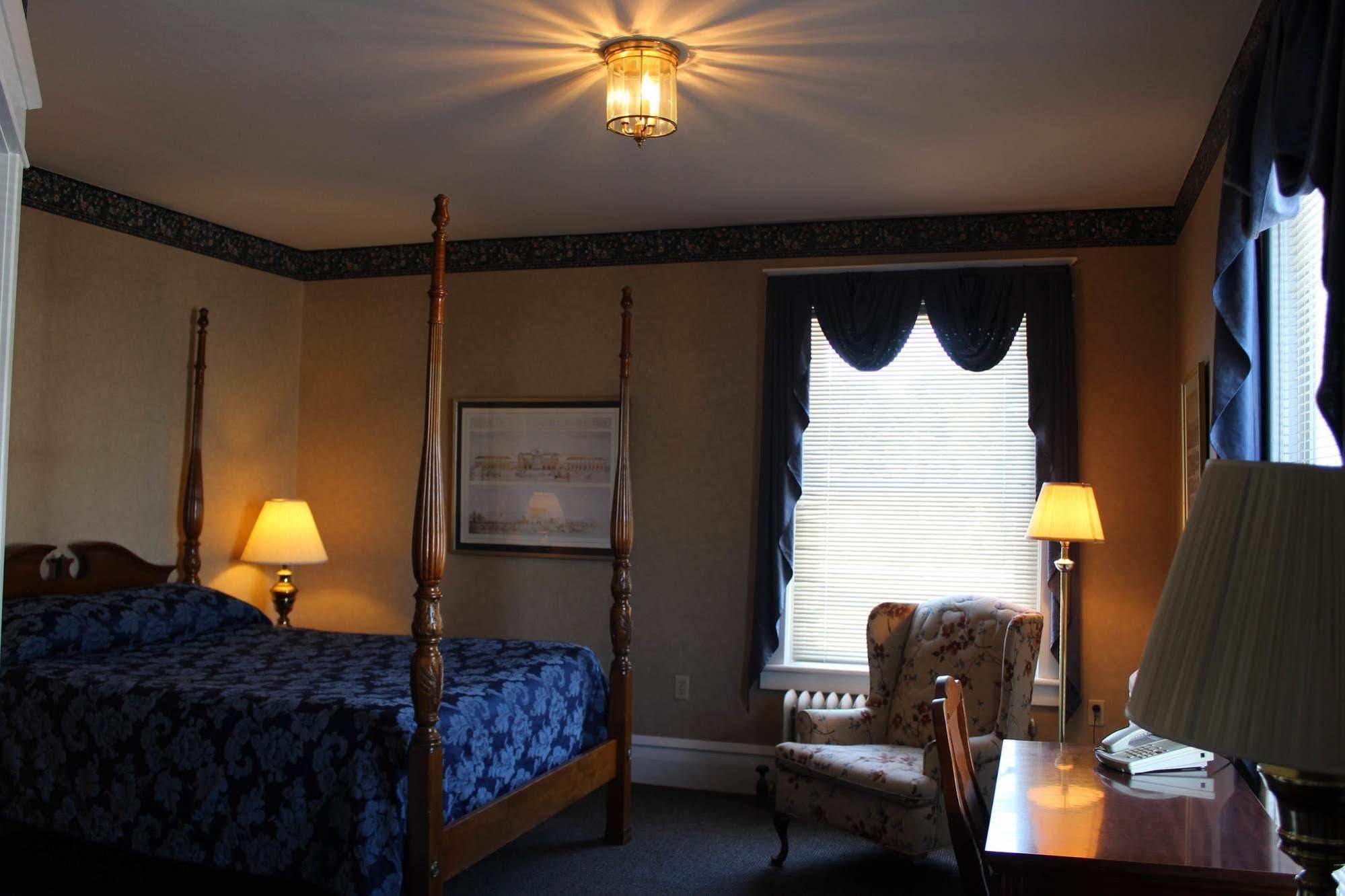White Inn Fredonia 외부 사진