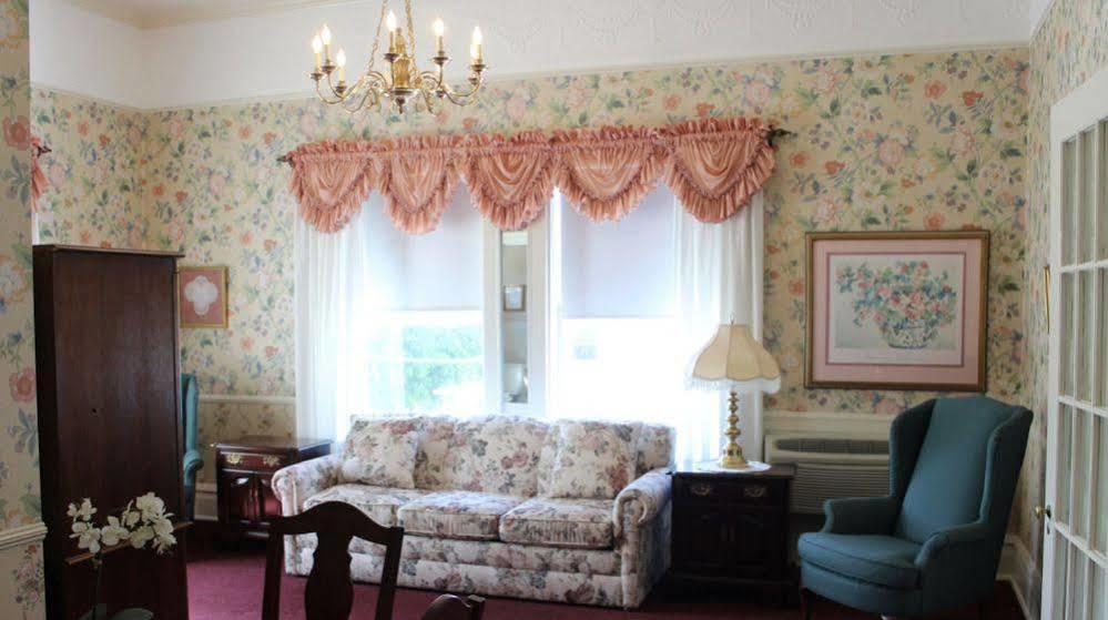 White Inn Fredonia 외부 사진