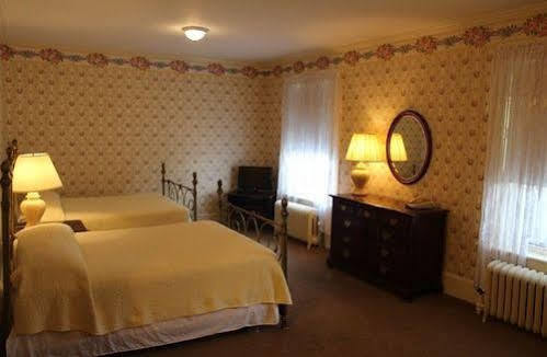 White Inn Fredonia 외부 사진